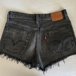 Levi 501 cut off shorts
